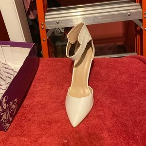 Forever white open sided ankle strap 4 inch stiletto shoes size 10